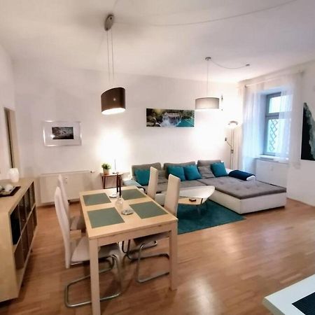 Nd Exquisites Wundervolles Ruhiges Terrassenapartment Mit Garage Wina Bagian luar foto