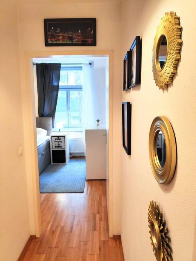 Nd Exquisites Wundervolles Ruhiges Terrassenapartment Mit Garage Wina Bagian luar foto