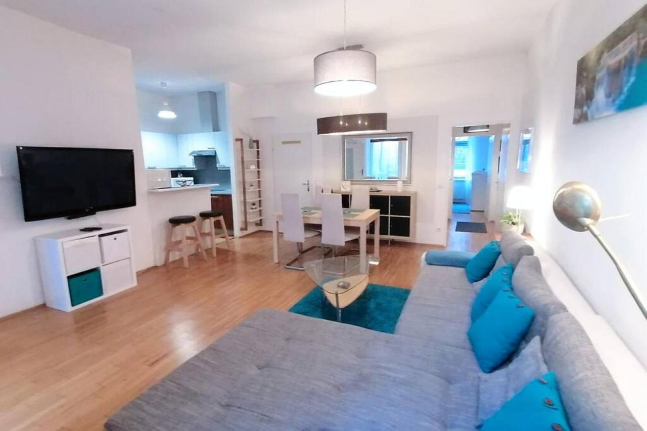 Nd Exquisites Wundervolles Ruhiges Terrassenapartment Mit Garage Wina Bagian luar foto
