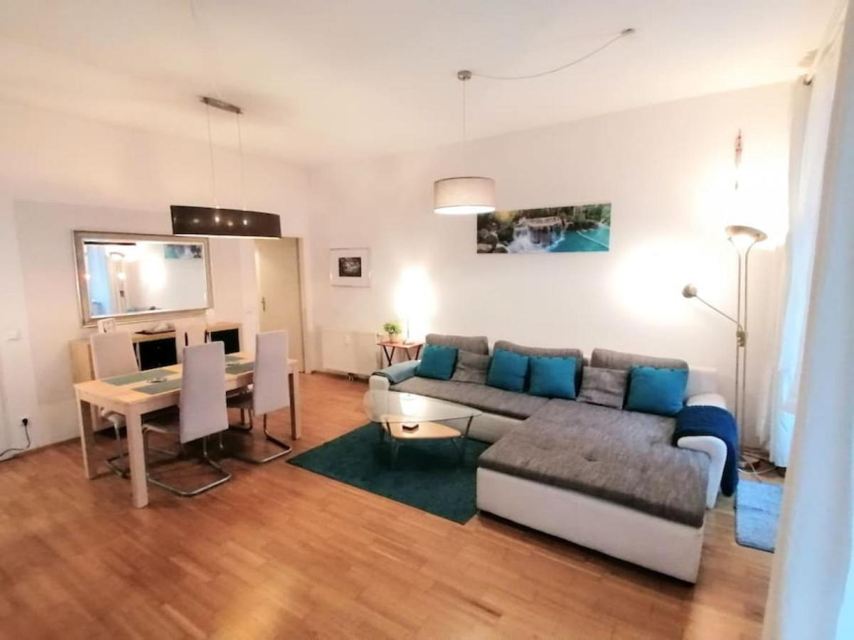 Nd Exquisites Wundervolles Ruhiges Terrassenapartment Mit Garage Wina Bagian luar foto