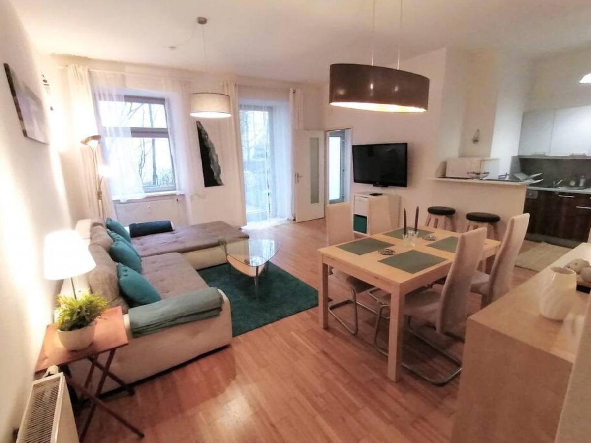 Nd Exquisites Wundervolles Ruhiges Terrassenapartment Mit Garage Wina Bagian luar foto