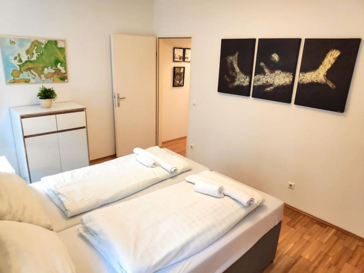Nd Exquisites Wundervolles Ruhiges Terrassenapartment Mit Garage Wina Bagian luar foto