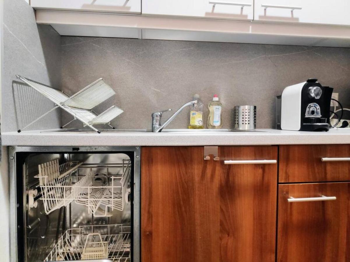 Nd Exquisites Wundervolles Ruhiges Terrassenapartment Mit Garage Wina Bagian luar foto