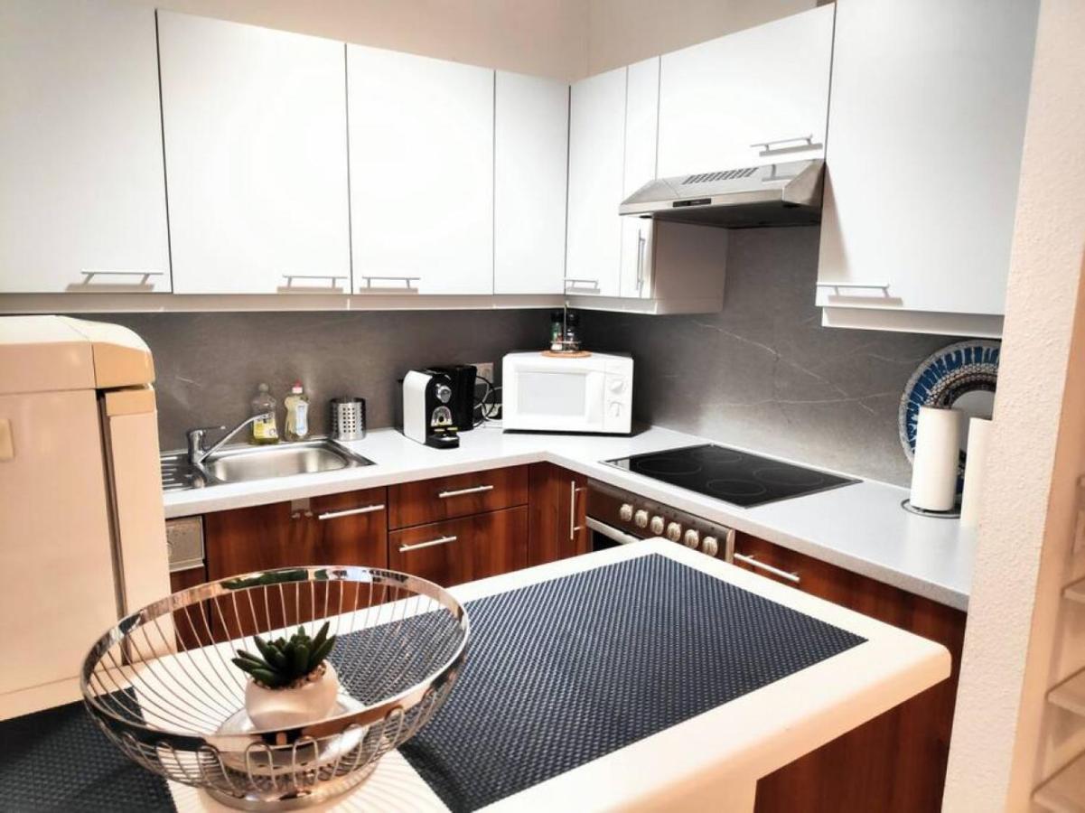Nd Exquisites Wundervolles Ruhiges Terrassenapartment Mit Garage Wina Bagian luar foto