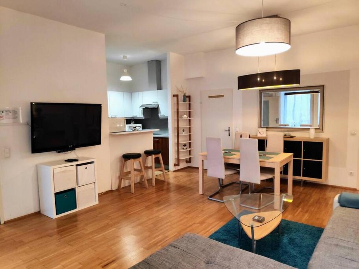 Nd Exquisites Wundervolles Ruhiges Terrassenapartment Mit Garage Wina Bagian luar foto