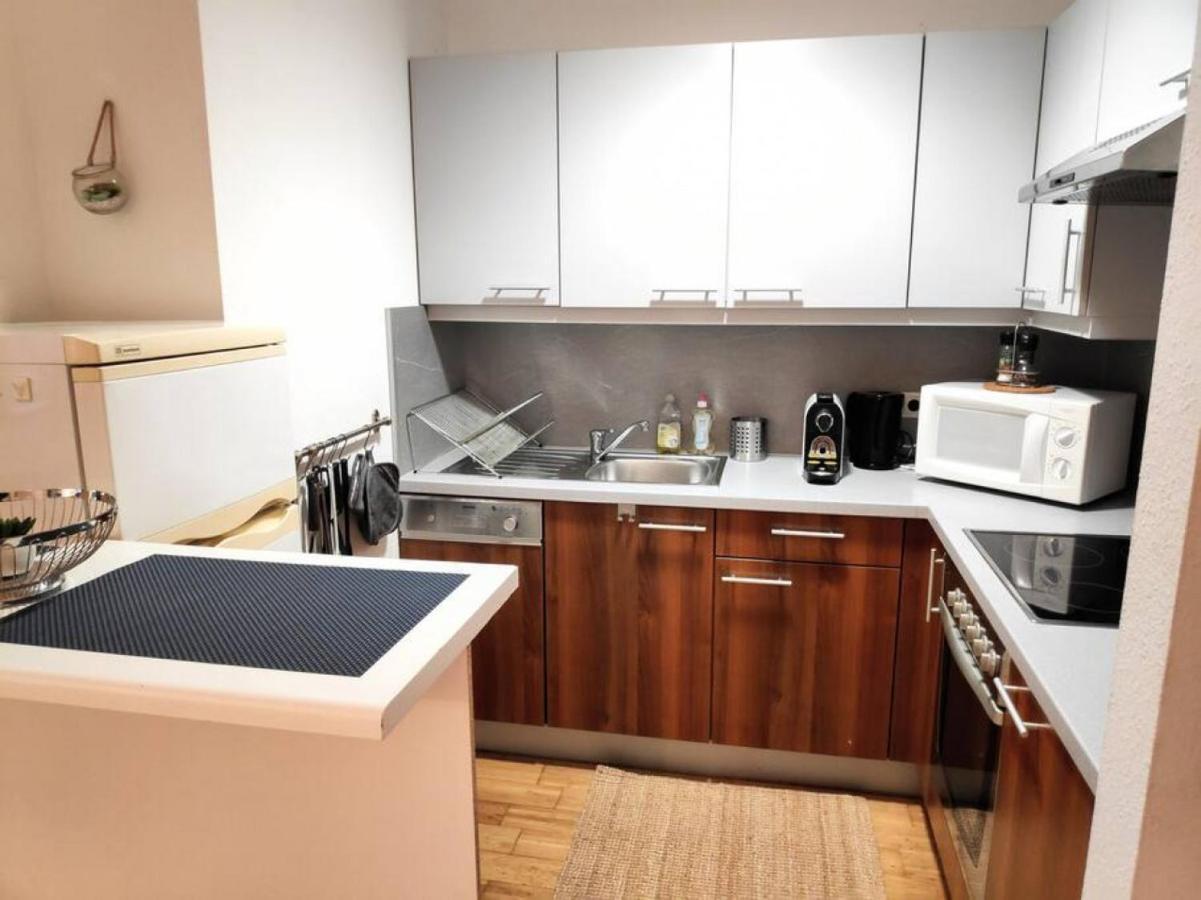 Nd Exquisites Wundervolles Ruhiges Terrassenapartment Mit Garage Wina Bagian luar foto