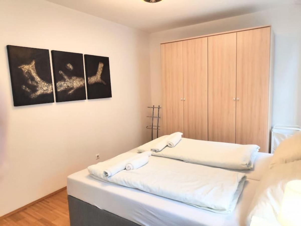 Nd Exquisites Wundervolles Ruhiges Terrassenapartment Mit Garage Wina Bagian luar foto
