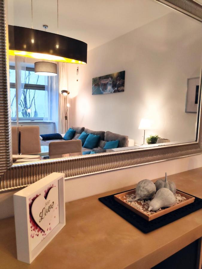 Nd Exquisites Wundervolles Ruhiges Terrassenapartment Mit Garage Wina Bagian luar foto