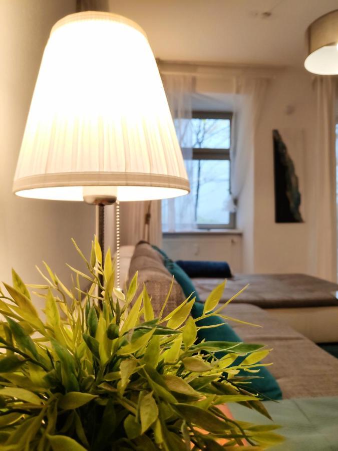 Nd Exquisites Wundervolles Ruhiges Terrassenapartment Mit Garage Wina Bagian luar foto