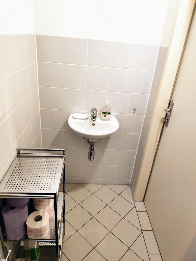 Nd Exquisites Wundervolles Ruhiges Terrassenapartment Mit Garage Wina Bagian luar foto